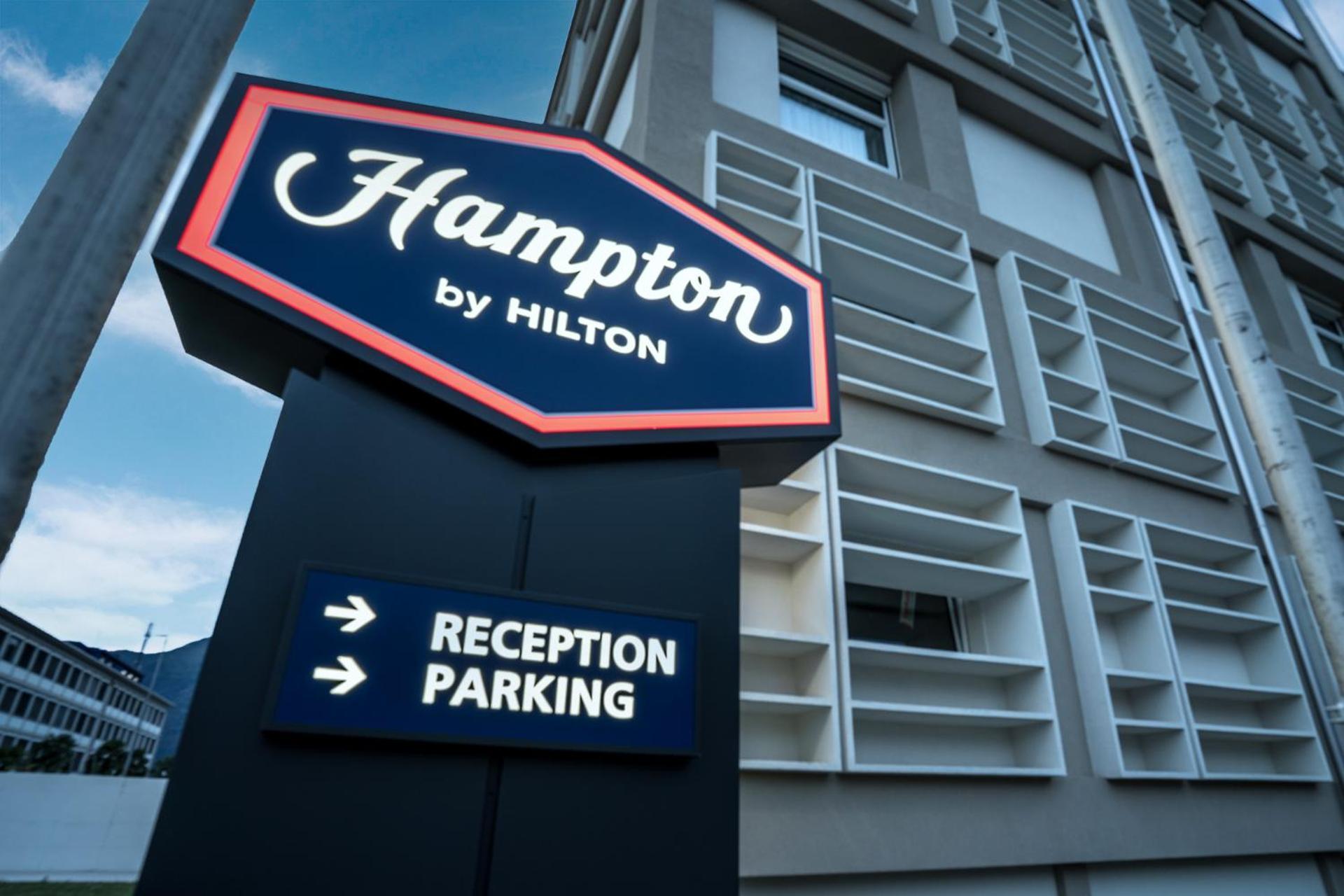 Hampton By Hilton Locarno Hotel Losone Ngoại thất bức ảnh