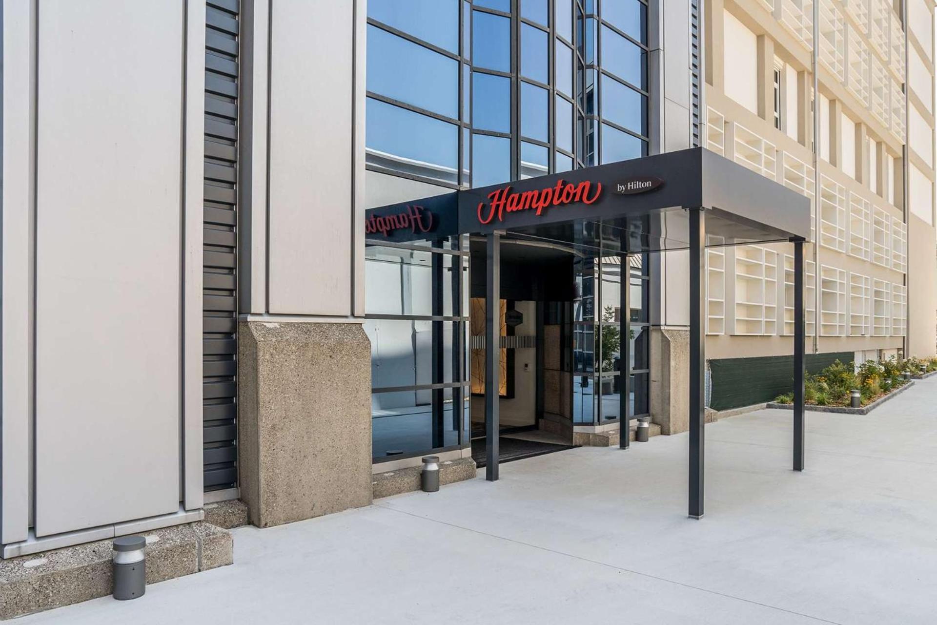 Hampton By Hilton Locarno Hotel Losone Ngoại thất bức ảnh