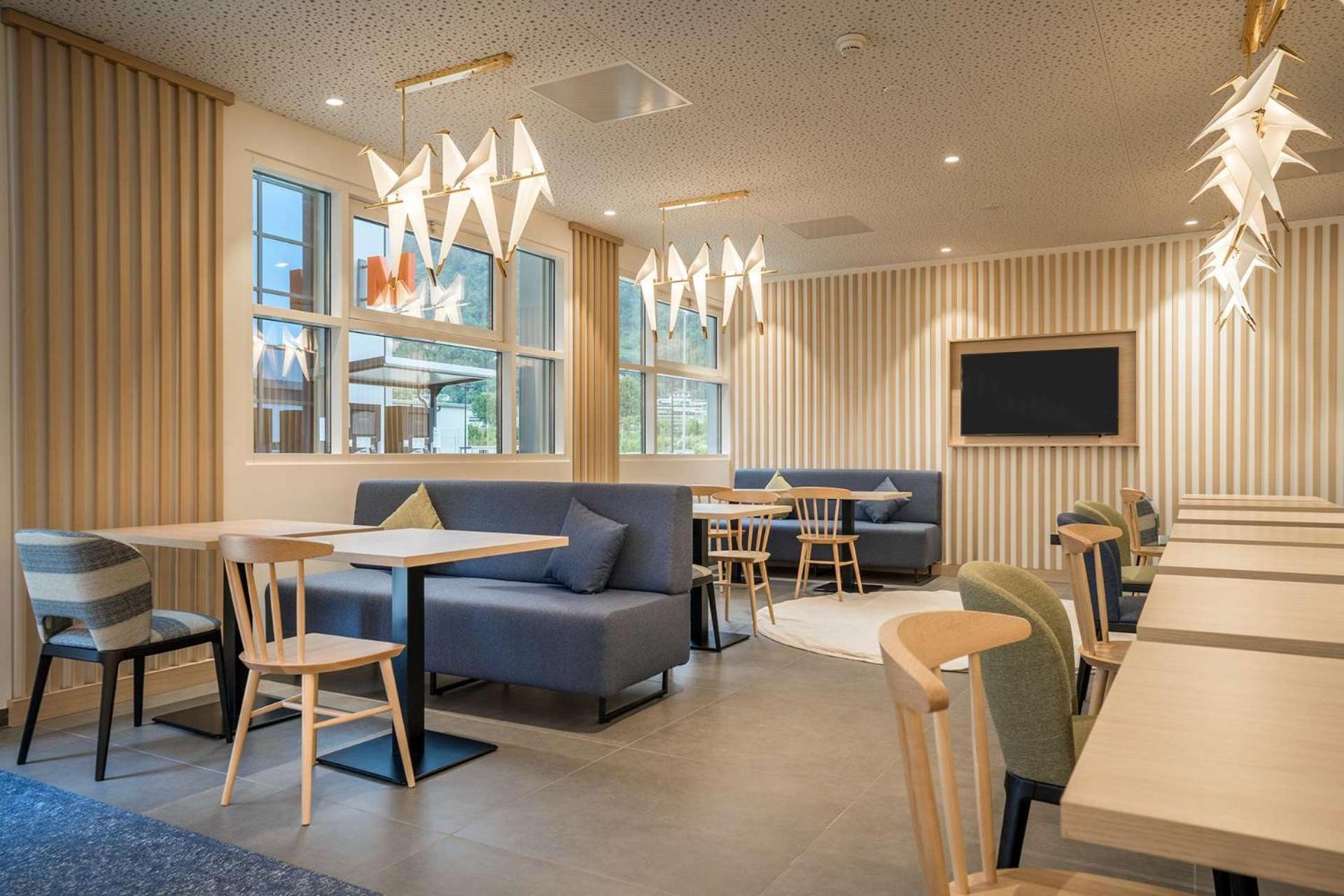 Hampton By Hilton Locarno Hotel Losone Ngoại thất bức ảnh